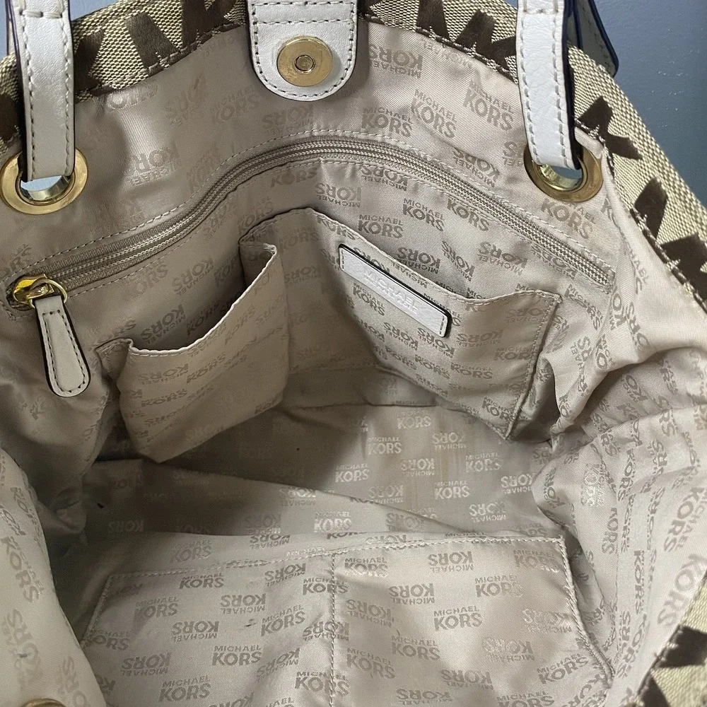 Michael Kors Womens Signature Jet Set Canvas Tote tan and gold. EUC 10x15x6